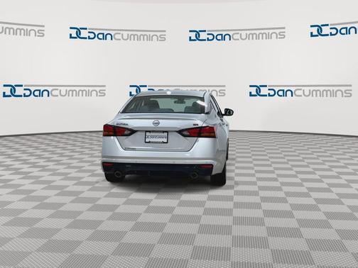 Brilliant Silver Metallic 2024 Nissan Altima 2.5 SR