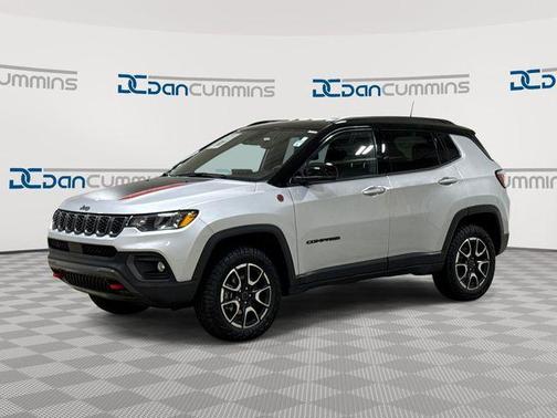 Silver Zynith 2025 Jeep Compass Trailhawk