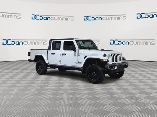 Bright White Clearcoat 2021 Jeep Gladiator Sport
