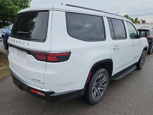 Bright White Clearcoat 2024 Jeep Wagoneer Series II