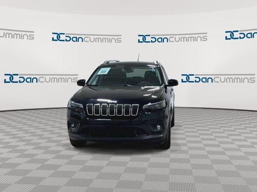Diamond Black 2019 Jeep Cherokee Latitude
