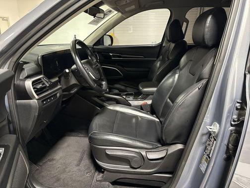 Everlasting Silver 2024 Kia Telluride LX