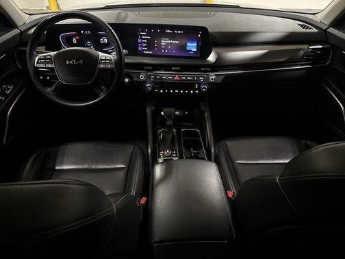 Everlasting Silver 2024 Kia Telluride LX