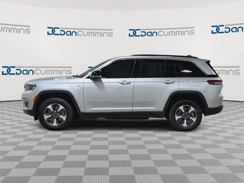 Silver Zynith 2025 Jeep Grand Cherokee 4xe Base