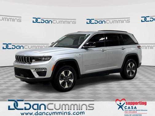 Silver Zynith 2025 Jeep Grand Cherokee 4xe Base