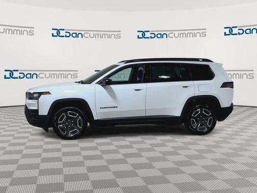 Bright White Clearcoat 2026 Jeep Cherokee LAREDO/LIMITED