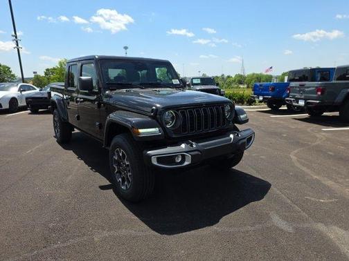 Black Clearcoat 2026 Jeep Gladiator Sport