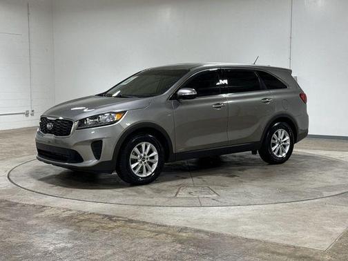 Titanium Silver 2019 Kia Sorento LX