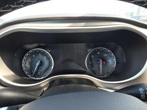 PW7 2027 Chrysler Pacifica SELECT