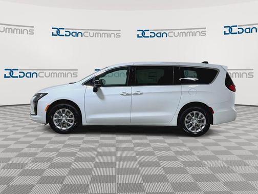 Bright White 2027 Chrysler Pacifica SELECT