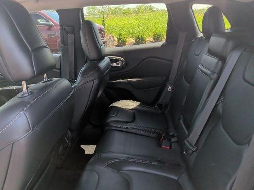 Bright White Clearcoat 2017 Jeep Cherokee Limited