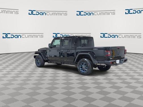 Black Clearcoat 2026 Jeep Gladiator 85th Anniversary Edition