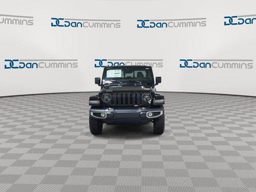 Black Clearcoat 2026 Jeep Gladiator 85th Anniversary Edition