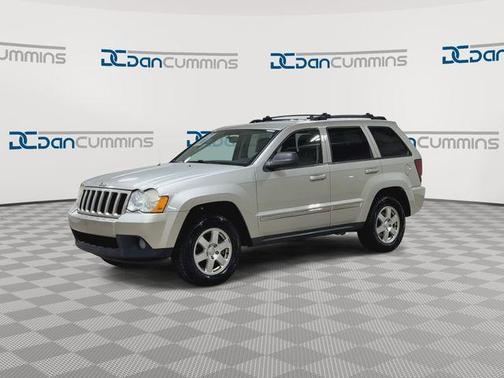 Light Greystone Pearlcoat 2010 Jeep Grand Cherokee Laredo