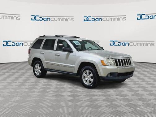 Light Greystone Pearlcoat 2010 Jeep Grand Cherokee Laredo