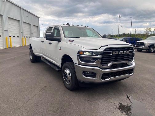 Bright White Clearcoat 2027 RAM 3500 Tradesman
