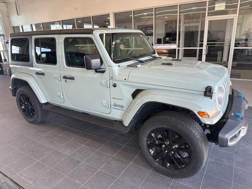 Earl Clearcoat 2023 Jeep Wrangler 4xe Sahara