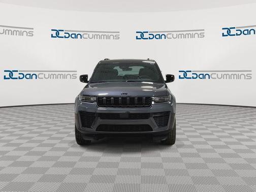 Metallic 2026 Jeep Grand Cherokee Laredo