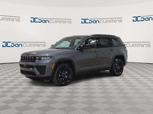 Metallic 2026 Jeep Grand Cherokee Laredo
