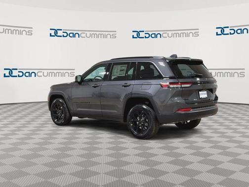 Metallic 2026 Jeep Grand Cherokee Laredo