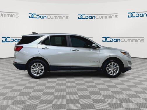 Silver Ice Metallic 2021 Chevrolet Equinox 1LT