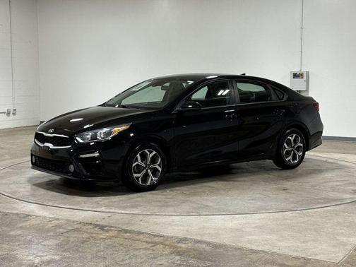 Aurora Black Pearl 2020 Kia Forte LXS