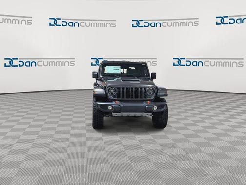 Granite Crystal Clearcoat Metallic 2026 Jeep Gladiator Mojave