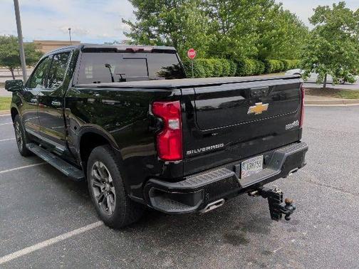 Black 2024 Chevrolet Silverado 1500 High Country