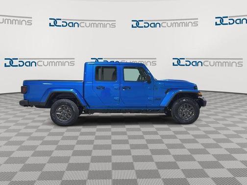 Hydro Blue Pearlcoat 2026 Jeep Gladiator Sport