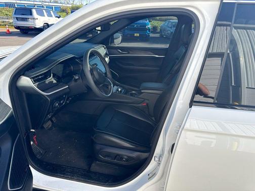 Bright White Clearcoat 2024 Jeep Grand Cherokee 4xe Base