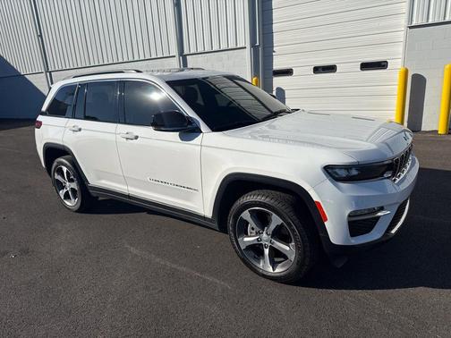 Bright White Clearcoat 2024 Jeep Grand Cherokee 4xe Base
