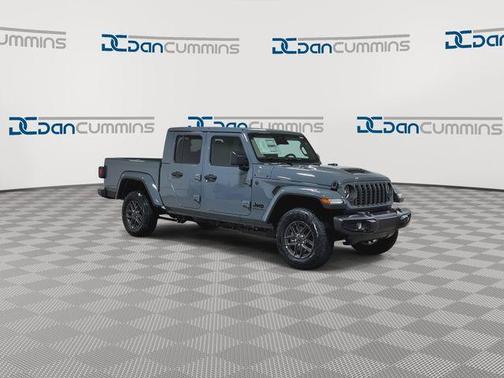 Anvil Clearcoat 2026 Jeep Gladiator Sport