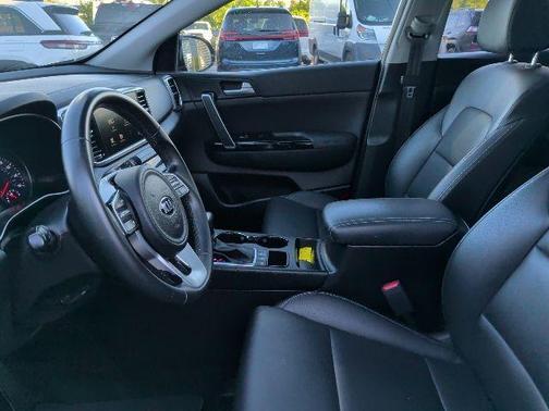 Black Cherry Pearl 2022 Kia Sportage EX