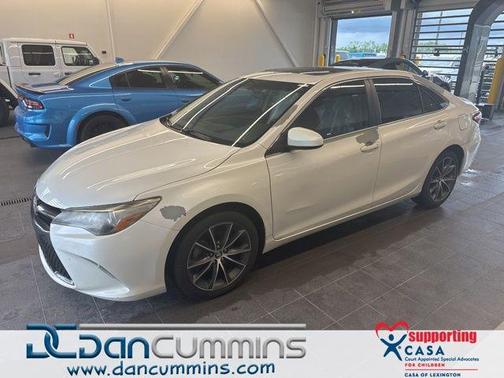 Blizzard Pearl 2015 Toyota Camry XSE