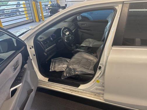 Blizzard Pearl 2015 Toyota Camry XSE