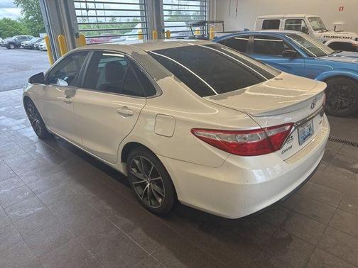 Blizzard Pearl 2015 Toyota Camry XSE