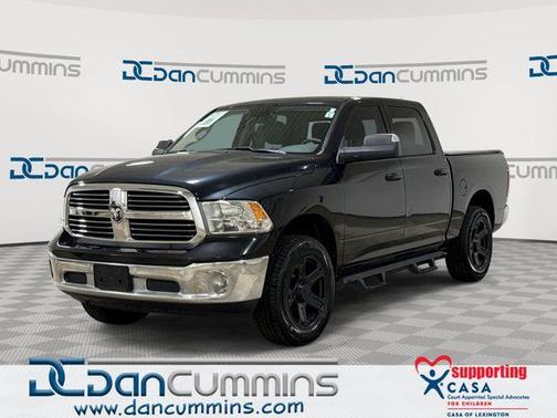 Brilliant Black Crystal Pearlcoat 2019 RAM 1500 Classic Lone Star