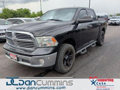 Brilliant Black Crystal Pearlcoat 2019 RAM 1500 Classic Lone Star