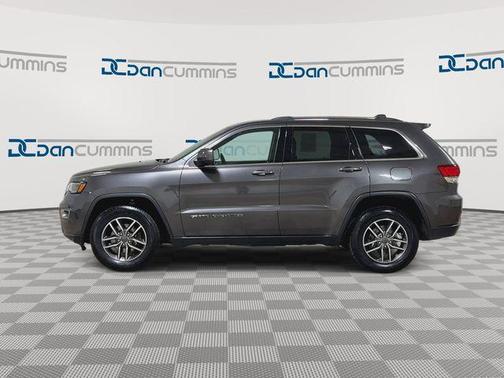 Granite Crystal Clearcoat Metallic 2020 Jeep Grand Cherokee Laredo E