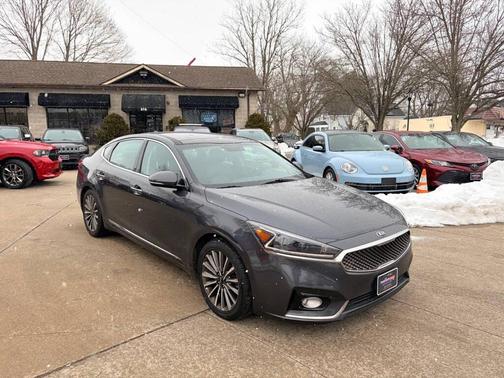 2018 Kia Cadenza Premium