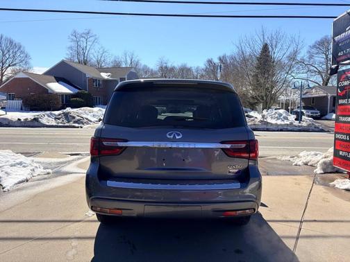 2018 INFINITI QX80 Base