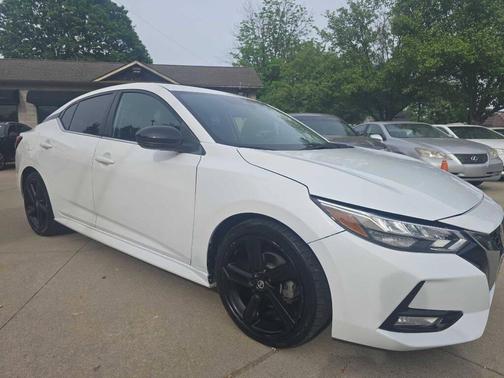 WHITE 2023 Nissan Sentra SR