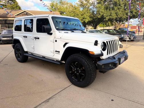 Bright White Clearcoat 2019 Jeep Wrangler Unlimited Sahara