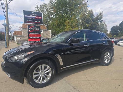 2017 INFINITI QX70 Base