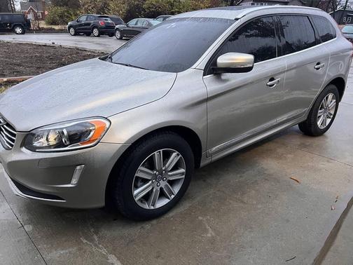 2016 Volvo XC60 T6 Platinum