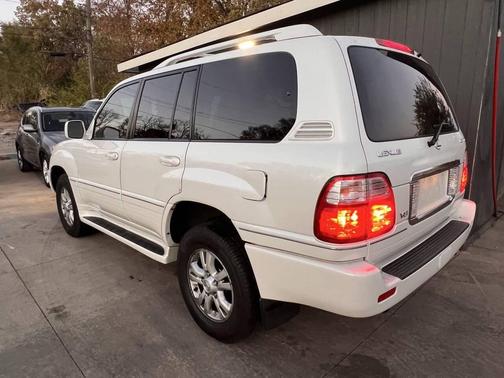 2004 Lexus LX 470 Base
