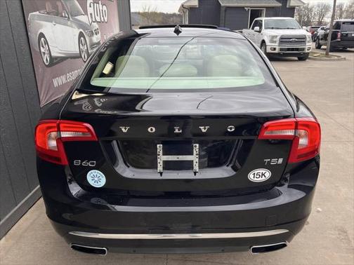 2016 Volvo S60 Inscription T5 Drive-E Platinum