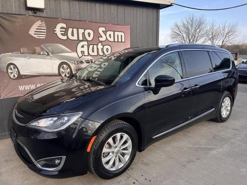 2018 Chrysler Pacifica Touring-L Plus