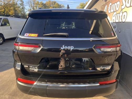 2022 Jeep Grand Cherokee L Laredo