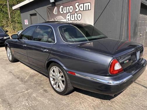 2004 Jaguar XJ Base